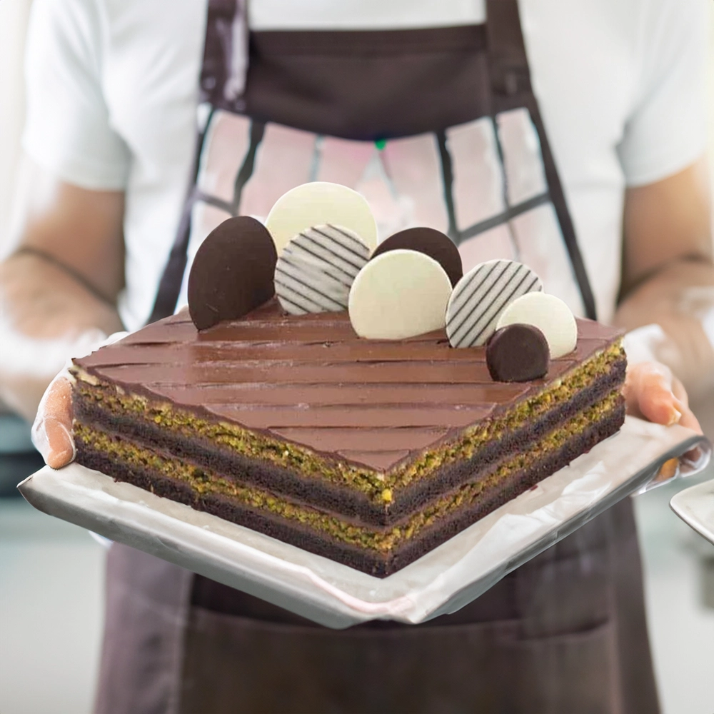 A 1 kg of pistachio nutella cake